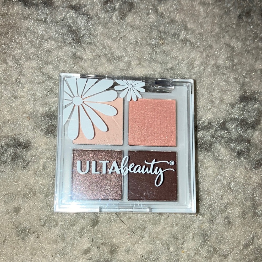 🟣 Pick 4 for $20 Eye Shadow Pallet 🟣